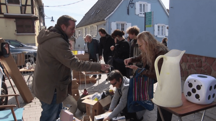 Pouvoir d'achat : le succès des marchés aux puces face à la crise