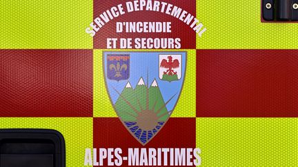 Alpes-Maritimes : les feux en cours dans la vallée de la Roya ne progressent plus, une enquête pour dégradations volontaires par incendie ouverte