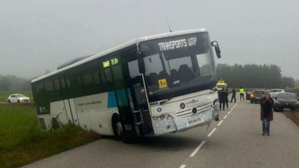 Isère : un car scolaire percuté par une voiture, quatre élèves légèrement blessés