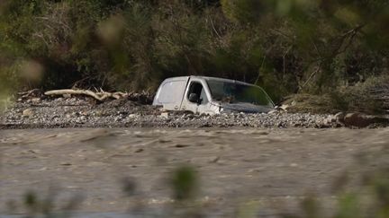 Crues dans la Drôme : deux personnes emportées par une rivière