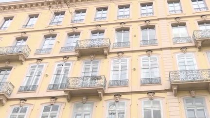 Suspension de la hausse de la taxe foncière :