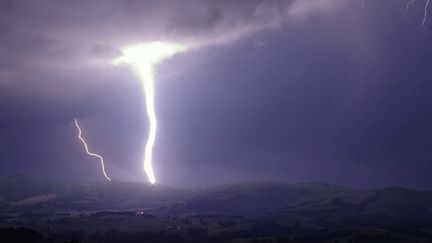 “Je n’avais jamais entendu un bruit comme ça” : à Toulouse, un orage superpuissant provoque une détonation impressionnante