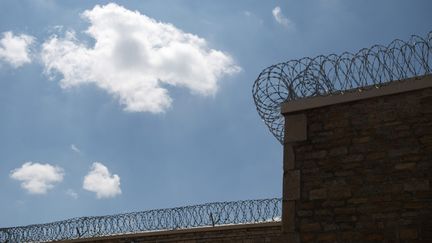 Détenus évadés de la prison de Dijon : la famille du jeune homme visé par la tentative d'assassinat du fugitif de 19 ans est