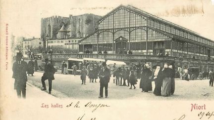 Niort : les cartes postales se mettent en mouvement grâce à l’IA