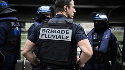 Le corps d'un homme, amputé d'une main, repêché dans la Seine à Paris