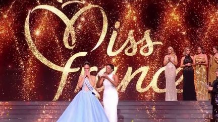 Miss France 2026 : Hinaupoko Devèze, Miss Tahiti, couronnée