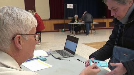 Noël avant l'heure : dans le Nord, un maire distribue 100 euros à chaque foyer