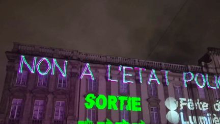 Fête des Lumières à Lyon : des slogans anti-police projeté sur le mur du musée des Beaux-Arts, l'action revendiquée par Les Soulèvements de la Terre