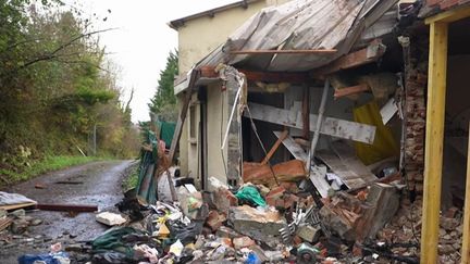 Pas-de-Calais : un conducteur s'encastre dans une maison