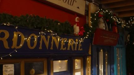 Village de Janvry : les vieux décors du parc Astérix s’invitent au marché de Noël