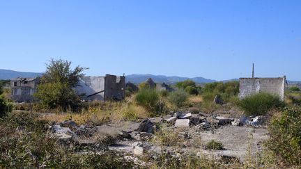 Camp de harkis de Rivesaltes : des familles déposent une nouvelle plainte avec constitution de parties civiles pour violation de sépulture et recel de cadavre