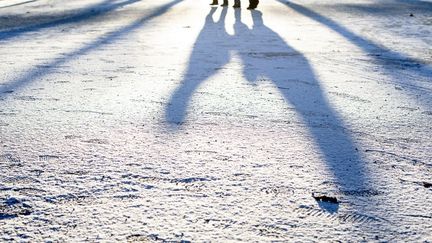 DIRECT. Neige et verglas : premières difficultés sur les routes de Normandie, jusqu'à 15 cm attendus cet après-midi dans l'Ouest