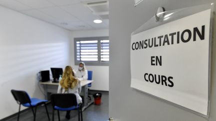 REPORTAGE. Démarches administratives, prise de rendez-vous... Entre le médecin et le patient, le rôle précieux mais mal connu du médiateur en santé