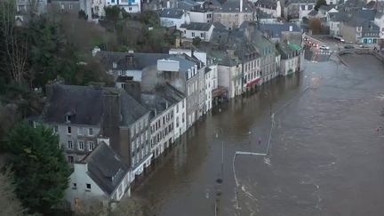 Inondations historiques en Bretagne : des villes sous 50 centimètres d'eau