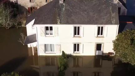 Inondations en Bretagne : les habitants d'un quartier de Quimper coincés chez eux