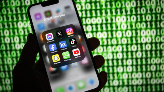 Interdits aux moins de 16 ans en Australie, TikTok, Instagram et YouTube menacés de sanctions