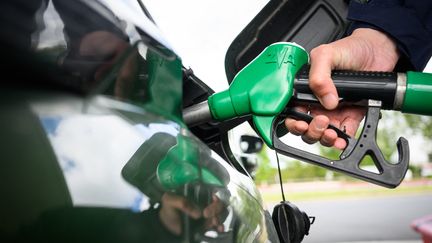 Hausse des prix des carburants : les annonces du gouvernement accueillies positivement par les aides à domicile, mais jugées encore insuffisantes