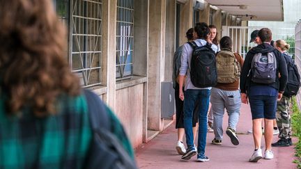 Deux cents lycéens manifestent à Bayonne pour réclamer le droit à passer leur baccalauréat