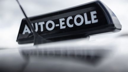 Un inspecteur du permis de conduire suspecté de voyeurisme suspendu dans les Hautes-Pyrénées