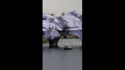 Sur le pont Neuf, la caverne géante de JR ouvre enfin ses portes