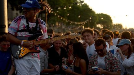 Fête de la musique : 4 800 policiers et gendarmes et 2 500 pompiers et des moyens nautiques