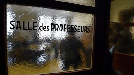 Une mystérieuse série de maladies graves touche des enseignants d'un lycée de Limoges, des investigations lancées
