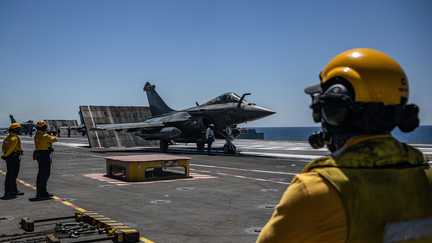 DOCUMENT FRANCEINFO. A bord du porte-avions