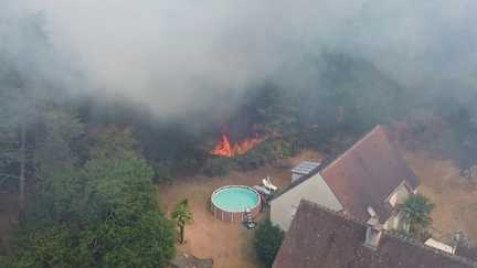 Les incendies de Fontainebleau fixés mais pas éteints : comment les pompiers et la sécurité civile ont lutté avec acharnement pour apaiser le brasier