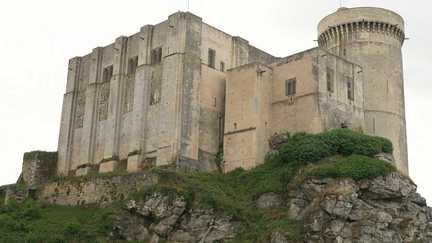 Voyage au cœur du Moyen-Âge avec la visite du château de Falaise, la forteresse de Guillaume le Conquérant