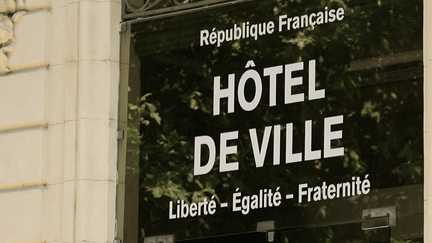 Le maire d'Alès exfiltré en pleine nuit par le RAID après des menaces, la police soupçonne la DZ Mafia