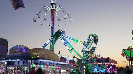 Les fêtes foraines, un grand frisson qui séduit toujours autant en cette période estivale