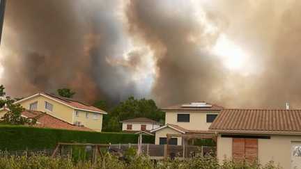 Incendie en Gironde : la presqu'île du Cap-Ferret vidée de ses touristes et coupée du monde ce jeudi soir