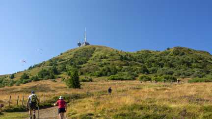 Puy-de-Dôme : 3 000 personnes évacuées d'un concert après le début d'un feu de végétation