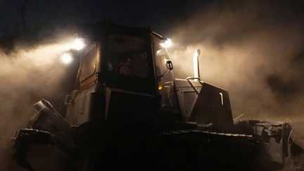 Bulldozers, Centaures… L'armée et les gendarmes prêtent main-forte aux pompiers pour lutter contre les flammes en Gironde