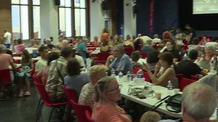 Plus de 600 personnes évacuées et deux pompiers blessés dans le Var après un nouvel incendie