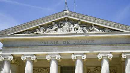 Un automobiliste de 18 ans mis en examen à Marseille pour tentative de meurtre sur un policier après un refus d'obtempérer