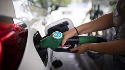 Les prix des carburants en baisse, le litre de SP95 repasse sous les 2 euros