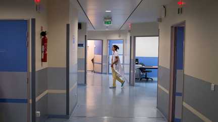 Le ministère de la Santé annonce l'ouverture de 10 260 postes d'internes pour la promotion 2026, en hausse de 15%