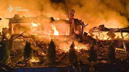 Au moins trois personnes sont mortes dans une nouvelle attaque russe sur Kiev et sa région