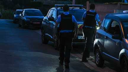 Un père et sa fille de neuf ans retrouvés morts au domicile familial dans le Pas-de-Calais, la piste d'un infanticide