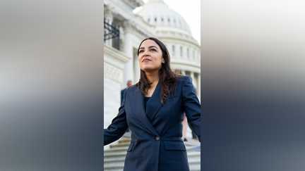 Alexandria Ocasio-Cortez chronique son parcours de congélation d'ovocytes