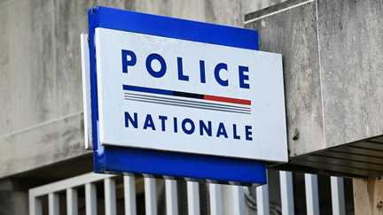 À Paris, huit personnes mises en examen identifiées comme appartenant à l'ultragauche et soupçonnées de préparer une action violente en Italie