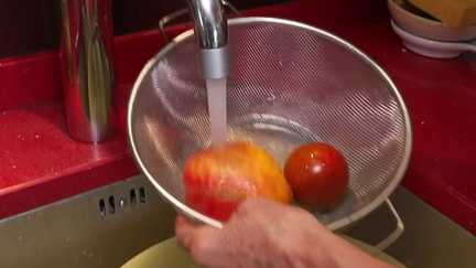 Sécheresse : dans la Loire, les habitants confrontés aux coupures d'eau changent drastiquement leurs habitudes
