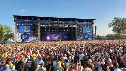 En Mayenne, le succès du V and B Fest', un festival indépendant qui s'offre le rappeur Jul et rêve d'accueillir d'autres grandes stars