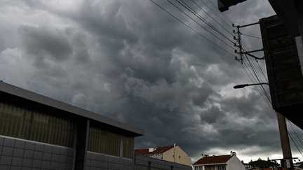 L'Ardèche, la Drôme et l'Isère placés en vigilance orange aux orages jeudi après-midi, la Corse en alerte vendredi matin