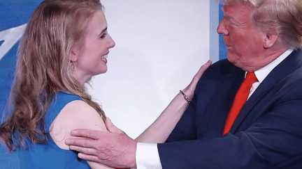 Donald Trump : quel est son lien avec l'intrigante Natalie Harp, l'assistante toujours à ses côtés ?