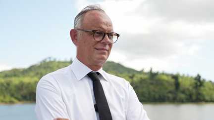 Critiqué par Jean-Luc Mélenchon, Edouard Philippe l'encourage à venir à Mayotte constater la
