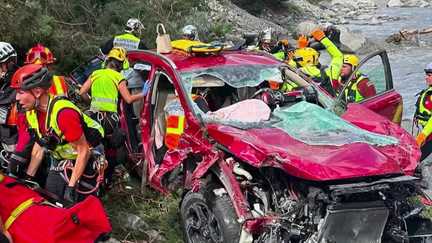 Une voiture percutée par un éboulement dans les Hautes-Alpes, deux blessés graves