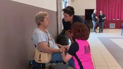 Après le passage de la tornade à Pomas, les habitants s'organisent pour déblayer et aider les sinistrés