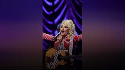 Plus de 50 albums, des titres cultes... L'immense carrière de Dolly Parton